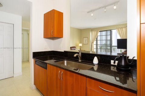 Condo in Boca Raton, Florida, 1 bedroom № 2082073 - photo 5