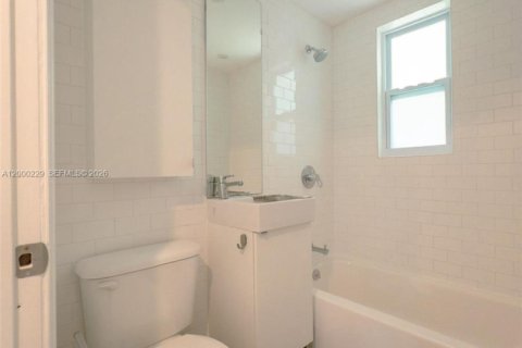 Appartement à louer à Miami, Floride: 1 chambre, 343.37 m2 № 2091387 - photo 7