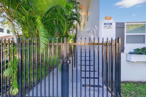 Appartement à louer à Miami, Floride: 1 chambre, 343.37 m2 № 2091387 - photo 20