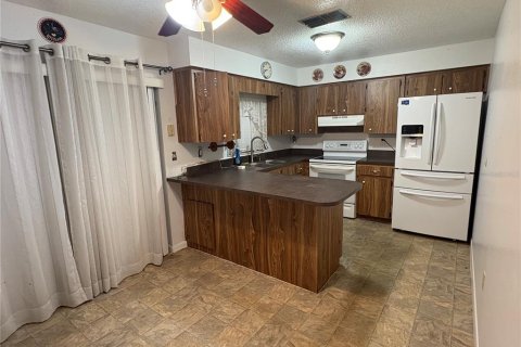 House in Mulberry, Florida 3 bedrooms, 102.84 sq.m. № 1855582 - photo 5