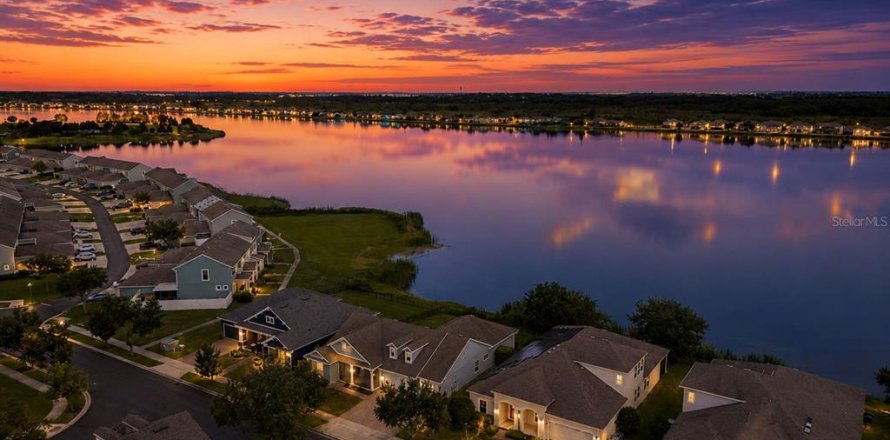 Casa en Groveland, Florida 4 dormitorios, 220.55 m2 № 2312692