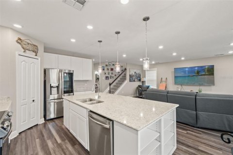 Casa en venta en Wesley Chapel, Florida, 4 dormitorios, 260.31 m2 № 1899399 - foto 16