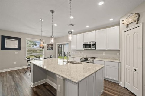 Casa en venta en Wesley Chapel, Florida, 4 dormitorios, 260.31 m2 № 1899399 - foto 12