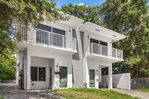 Commercial property in Miami, Florida 227.98 sq.m. № 1875364 - photo 3