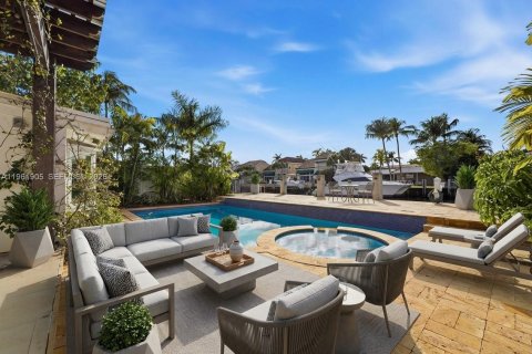 House in Fort Lauderdale, Florida 2 bedrooms, 149.94 sq.m. № 2023756