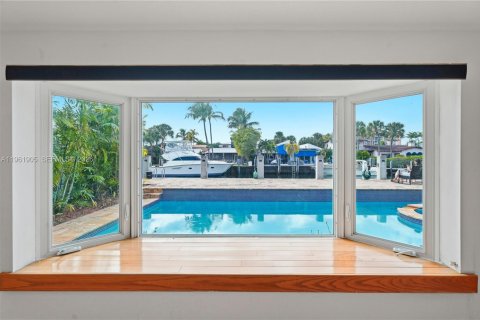 House in Fort Lauderdale, Florida 2 bedrooms, 149.94 sq.m. № 2023756 - photo 12