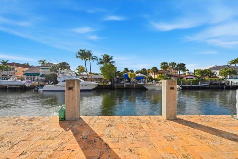 House in Fort Lauderdale, Florida 2 bedrooms, 149.94 sq.m. № 2023756 - photo 4