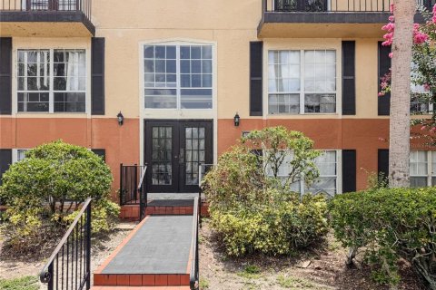 Condominio en venta en Orlando, Florida, 2 dormitorios, 108.23 m2 № 1853684 - foto 1