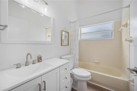 Duplex in Lakeland, Florida 2 bedrooms, 138.05 sq.m. № 1832727 - photo 17