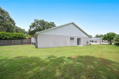 Duplex in Lakeland, Florida 2 bedrooms, 138.05 sq.m. № 1832727 - photo 30
