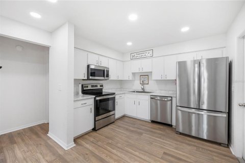 Duplex in Lakeland, Florida 2 bedrooms, 138.05 sq.m. № 1832727 - photo 6