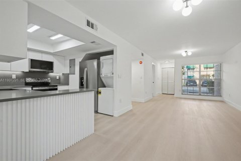 Touwnhouse à louer à Cooper City, Floride: 3 chambres, 120.96 m2 № 1995495 - photo 2