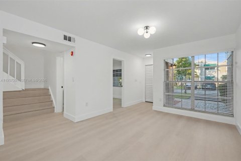 Touwnhouse à louer à Cooper City, Floride: 3 chambres, 120.96 m2 № 1995495 - photo 22