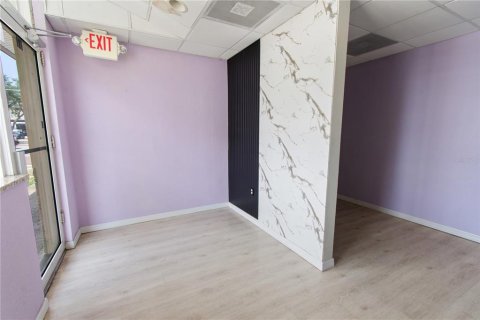 Propiedad comercial en venta en Lake Wales, Florida, 384.15 m2 № 2207898 - foto 6