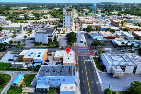Propiedad comercial en venta en Lake Wales, Florida, 384.15 m2 № 2207898 - foto 4