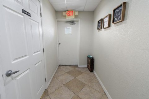 Propiedad comercial en venta en Lake Wales, Florida, 384.15 m2 № 2207898 - foto 13