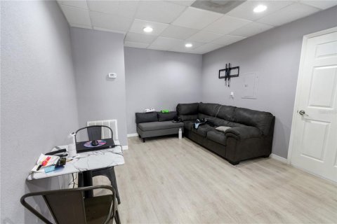 Propiedad comercial en venta en Lake Wales, Florida, 384.15 m2 № 2207898 - foto 10