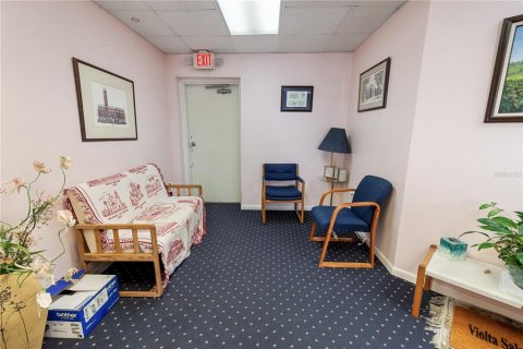 Propiedad comercial en venta en Lake Wales, Florida, 384.15 m2 № 2207898 - foto 18