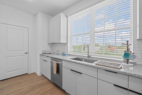 Townhouse in Nokomis, Florida 2 bedrooms, 119.29 sq.m. № 2196233 - photo 21