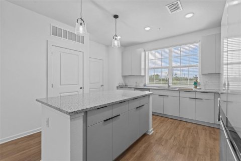 Townhouse in Nokomis, Florida 2 bedrooms, 119.29 sq.m. № 2196233 - photo 16