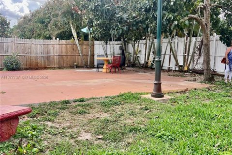 House in Lehigh Acres, Florida 2 bedrooms, 77.48 sq.m. № 2043919 - photo 18