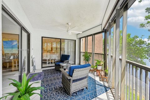 Condo in Tamarac, Florida, 2 bedrooms № 2244131 - photo 5