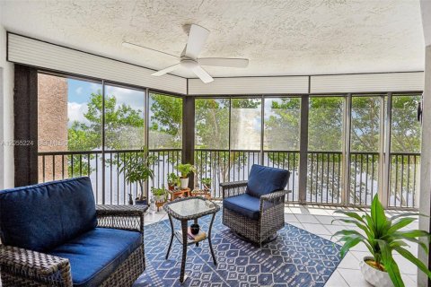 Condo in Tamarac, Florida, 2 bedrooms № 2244131 - photo 6