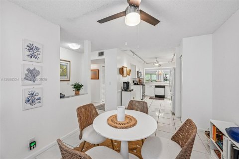 Condo in Tamarac, Florida, 2 bedrooms № 2244131 - photo 14