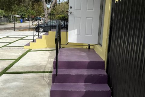Commercial property in Miami, Florida 268.49 sq.m. № 1860046 - photo 19