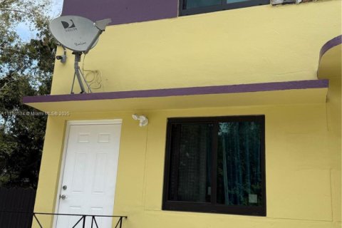 Commercial property in Miami, Florida 268.49 sq.m. № 1860046 - photo 22