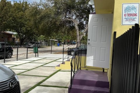 Commercial property in Miami, Florida 268.49 sq.m. № 1860046 - photo 20