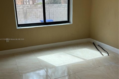Commercial property in Miami, Florida 268.49 sq.m. № 1860046 - photo 5