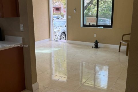 Commercial property in Miami, Florida 268.49 sq.m. № 1860046 - photo 16