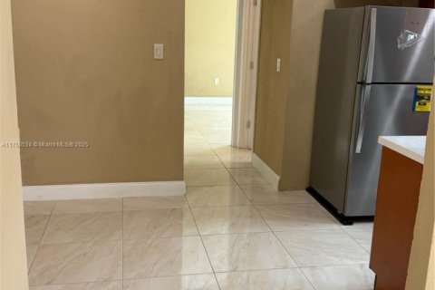 Commercial property in Miami, Florida 268.49 sq.m. № 1860046 - photo 17