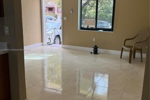 Commercial property in Miami, Florida 268.49 sq.m. № 1860046 - photo 15