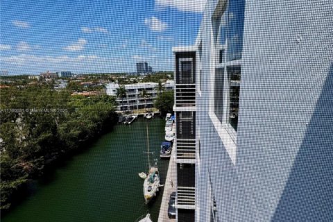 Купить кондоминиум в Норт-Майами-Бич, Флорида 2 спальни, 95.22м2, № 1980266 - фото 28