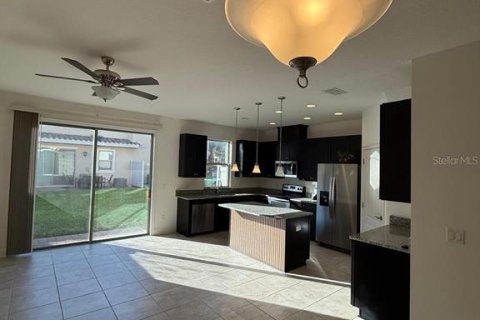 Touwnhouse à louer à Orlando, Floride: 3 chambres, 125.7 m2 № 2388953 - photo 2