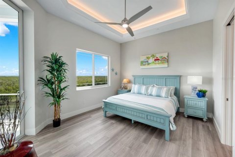 House in Cape Coral, Florida 4 bedrooms, 344.02 sq.m. № 2201769 - photo 30