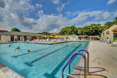 Condominio en venta en Coconut Creek, Florida, 1 dormitorio, 74.14 m2 № 2078266 - foto 27