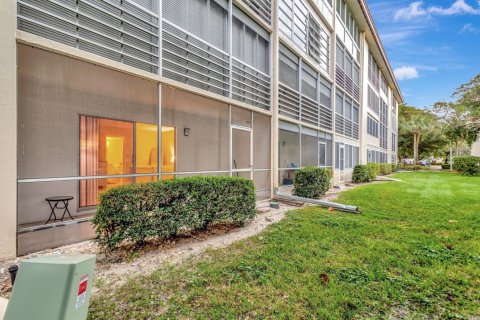 Condominio en venta en Coconut Creek, Florida, 1 dormitorio, 74.14 m2 № 2078266 - foto 15