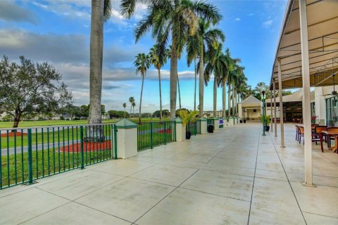 Condominio en venta en Coconut Creek, Florida, 1 dormitorio, 74.14 m2 № 2078266 - foto 17
