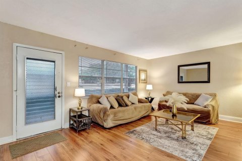 Condominio en venta en Coconut Creek, Florida, 1 dormitorio, 74.14 m2 № 2078266 - foto 2