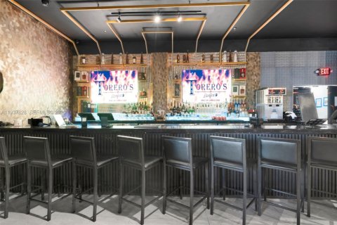 Купить коммерческую недвижимость в Майами, Флорида № 1997183 - фото 11