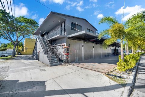 Купить коммерческую недвижимость в Майами, Флорида № 1997183 - фото 23