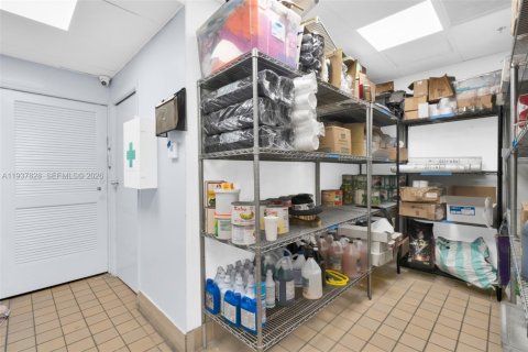 Купить коммерческую недвижимость в Майами, Флорида № 1997183 - фото 18