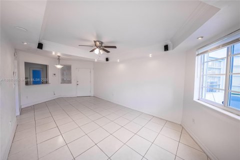 Снять в аренду кондоминиум в Майами, Флорида 1 спальня, 54.81м2, № 1897576 - фото 6