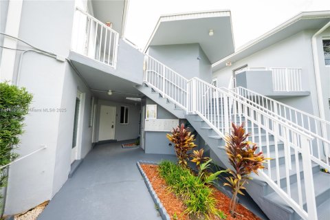 Снять в аренду кондоминиум в Майами, Флорида 1 спальня, 54.81м2, № 1897576 - фото 20