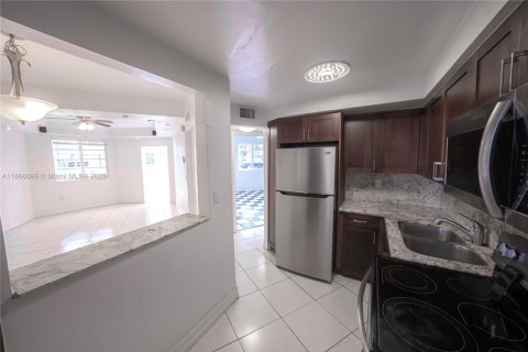 Снять в аренду кондоминиум в Майами, Флорида 1 спальня, 54.81м2, № 1897576 - фото 13