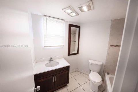 Снять в аренду кондоминиум в Майами, Флорида 1 спальня, 54.81м2, № 1897576 - фото 10