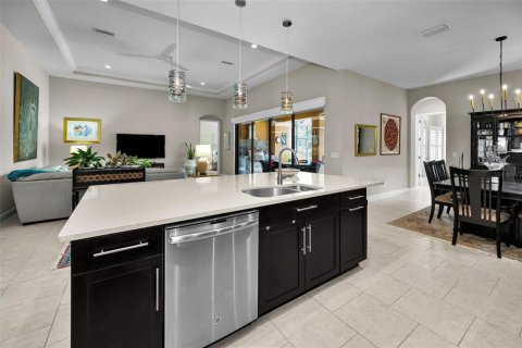 House in Palm Harbor, Florida 3 bedrooms, 241.82 sq.m. № 1857862 - photo 12